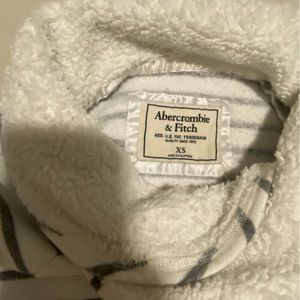 Abercrombie & Fitch Stripped Sweater with inside fur size XS